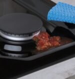 GE 30" Built-In Gas Cooktop JGP5030DLBB - Image 4