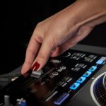 Pioneer DJ DDJ-REV7 DJ Controller - Image 15