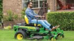 Z325E ZTrak™ Mower with 48-in. Deck - Image 2